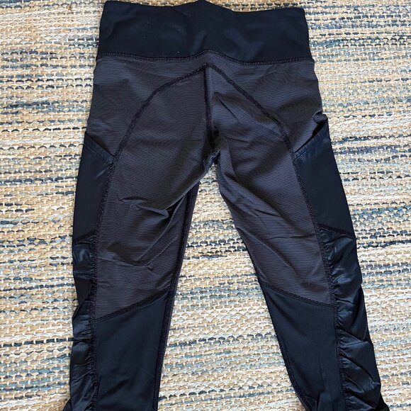 Women's Lululemon Cut The Crop Legging - Picture 5 of 6